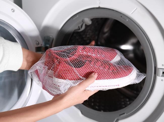 Как стирать кроссовки в машинке-автомат