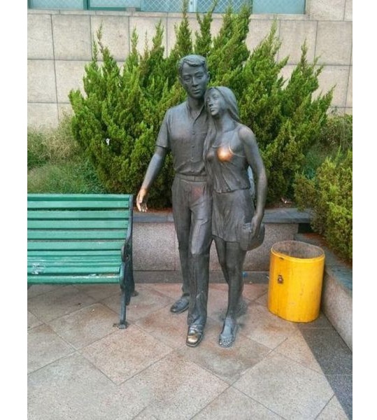 смешное фото про грудь